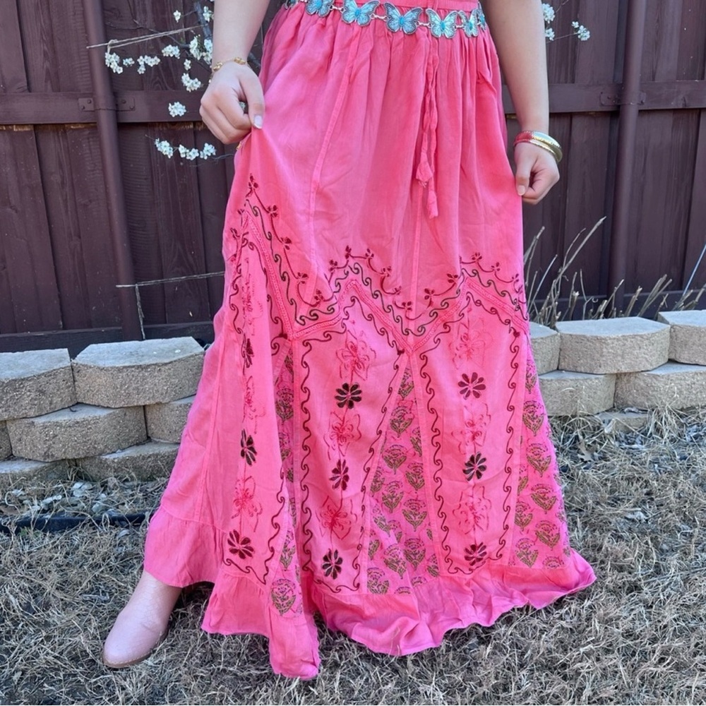 Pink Embroidered Women's Skirt NWOT - Picture 7 of 10